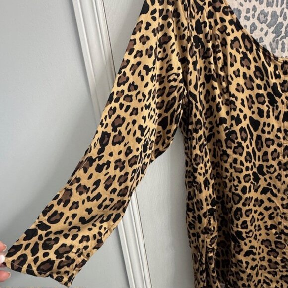 Torrid Women's Fit & Flare Blouse - Stretch Challis Leopard Print -Size 1- NWOT - Picture 5 of 8